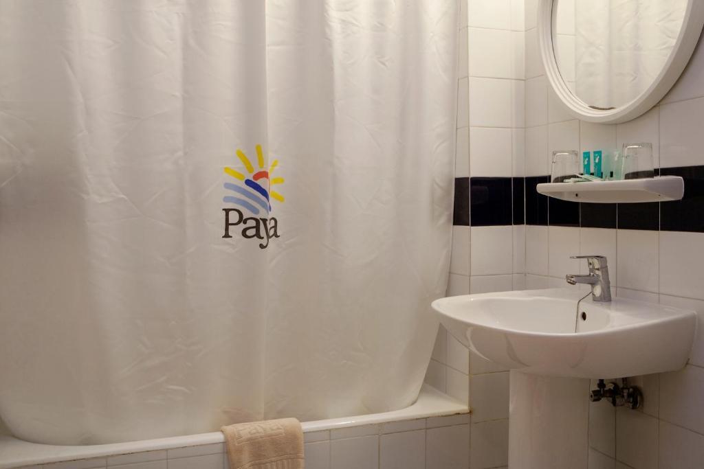 Opcion Roulette De Paya Hotels Es Pujols Room photo